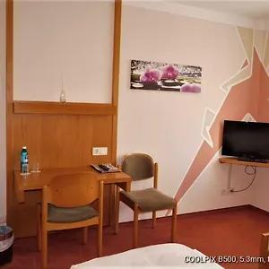 https://gasthof-landhotel-gruner-baum.com-bavaria.com